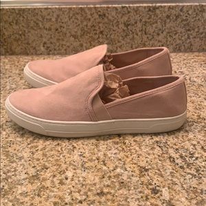 Used DolceVita women’s 7.5US sneakers